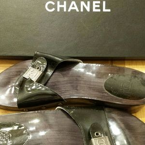 Chanel wooden slide back size 40